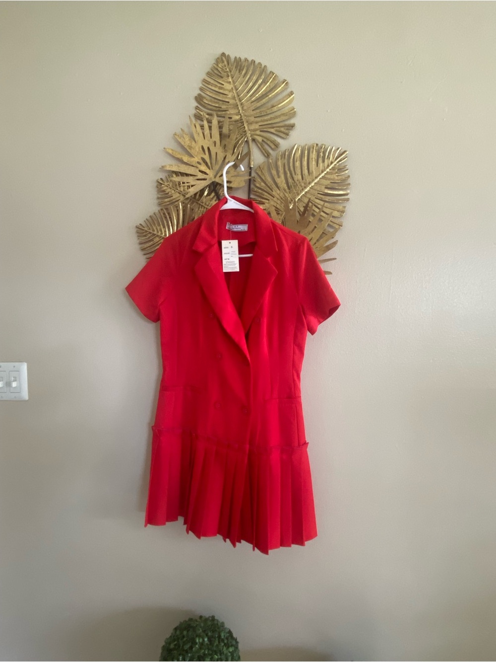 Vibrant Red Short-Sleeve Pleated Casual Dress with Lapel - Unbranded